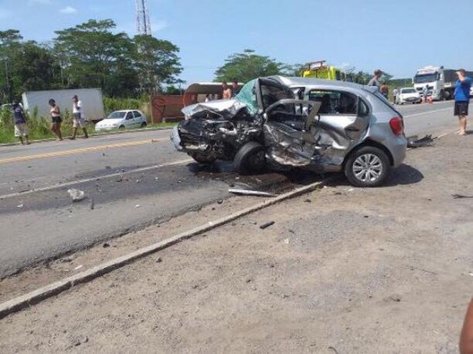 Acidente com três veículos deixa morto e feridos na BR 101, em Jacupemba