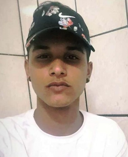Adolescente de 16 anos é morto e pai fica gravemente ferido em tarde violenta no Centro de Sooretama