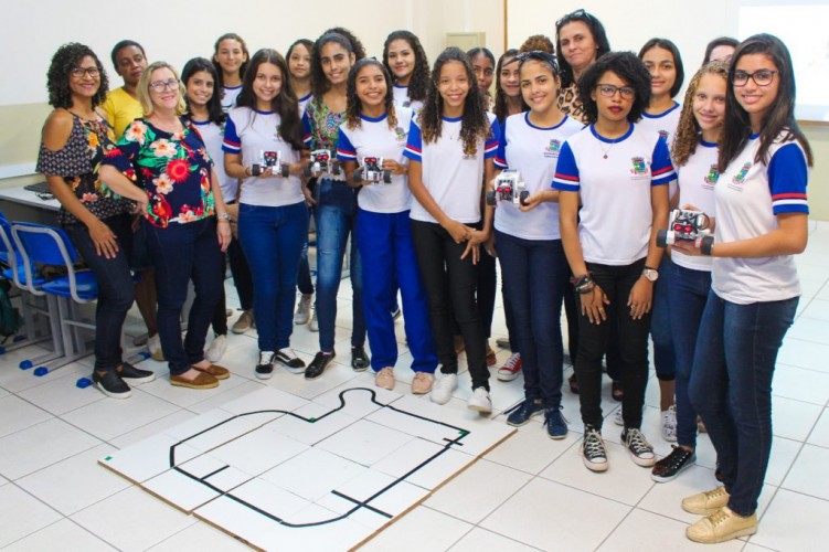  Alunas de escolas da prefeitura participam da fase estadual da Olimpíada Brasileira de Robótica 