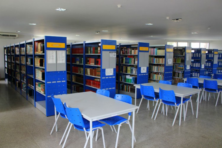 Biblioteca de Linhares lança campanha para recuperar mais de 2 mil livros não devolvidos 