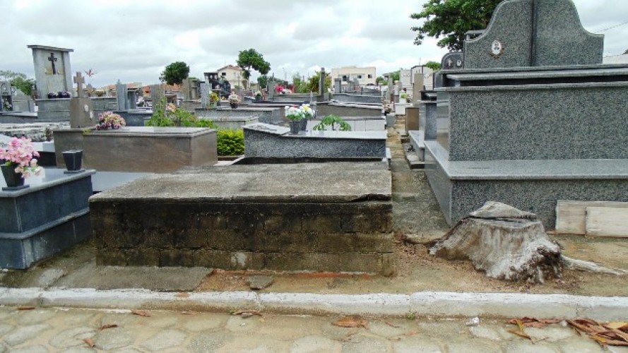 Cemitérios de Linhares estão prontos para o Dia de Finados. Confira a programação religiosa