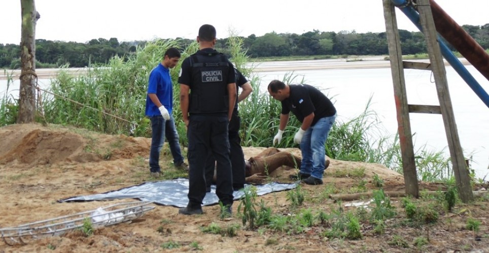Corpo é encontrado boiando no Rio Doce e levado para o SML; veja vídeo