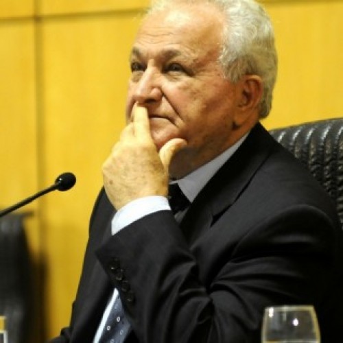 Deputados manobram para Ferraço continuar na Presidência da Ales. Zanon sugere discussão só em 2015