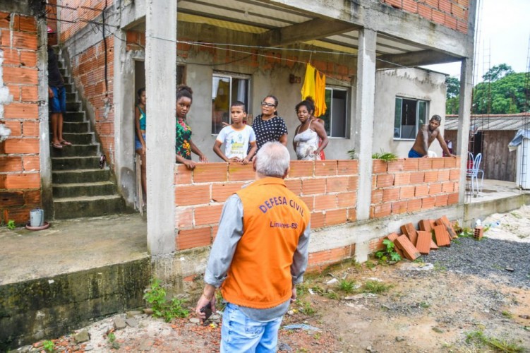 Equipes da Prefeitura atuam para minimizar impactos da chuva em Linhares