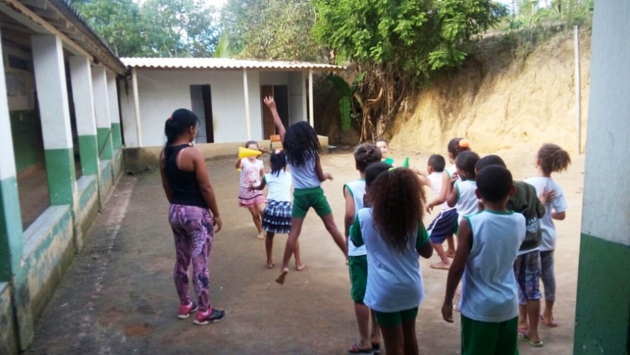 Escola do interior de Sooretama sofre com rachaduras e falta de espaço