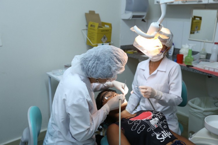 Especialistas oferecem prevenção ao câncer de boca em Linhares
