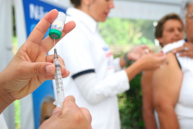 Gripe: postos fazem plantão de vacinação neste sábado (30) até às 17 horas