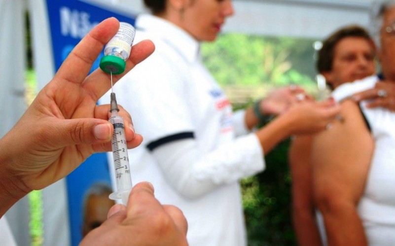H1N1: Governo do ES anuncia a compra de 150 mil doses de vacinas importadas contra a gripe
