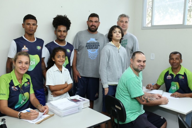 Inscrições para escolinha de Anderson Varejão em Linhares seguem até quinta-feira (9)