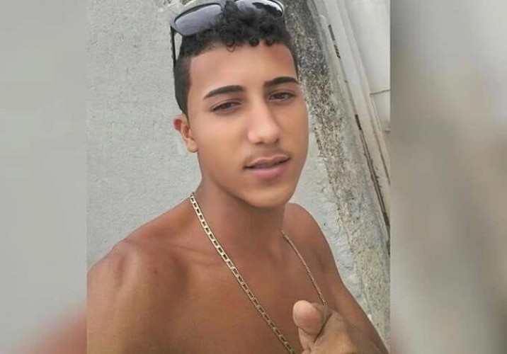 Jovem é morto a tiros na praça do Interlagos II