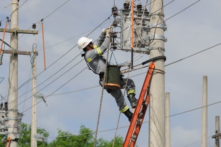 Manutenção na rede elétrica vai deixar Linhares e outras 40 cidades capixabas sem energia 