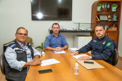 Prefeitura e PRF firmam acordo para videomonitoramento e cercamento eletrônico em Linhares
