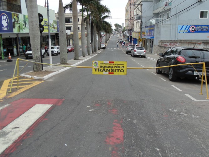 Mudança: rota dos ônibus é alterada no centro de Linhares para implantação de sinalização