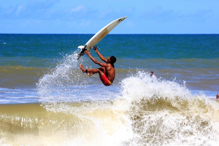  Open de Surf reúne feras do esporte e agita Pontal do Ipiranga neste fim de semana