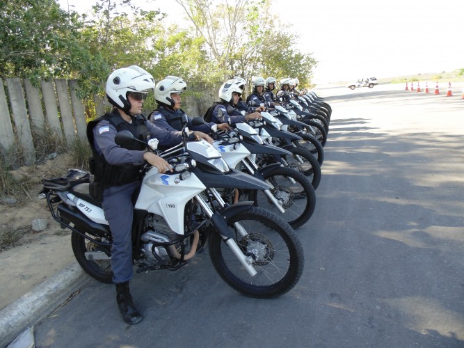Policiais militares fazem curso de motopatrulha para ampliar a segurança em Linhares; vídeo