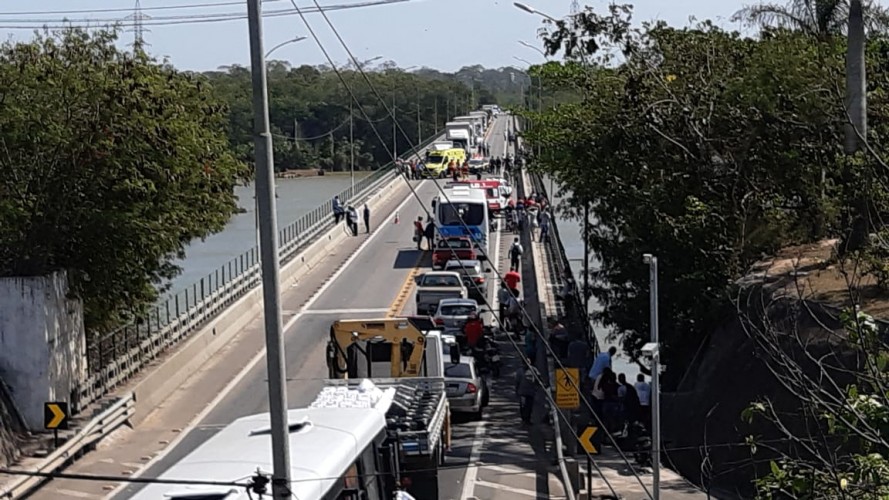 Ponte Joaquim Calmon é fechada para atendimento da PM, Corpo de Bombeiros e Eco 101