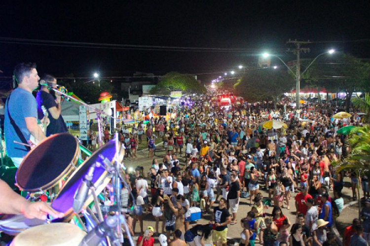 Pré-Carnaval no Pontal do Ipiranga antecipa a folia em Linhares