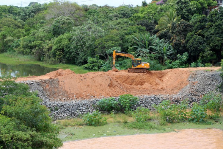 Prefeitura afirma que barragens não serão retiradas e acompanha atuação da Samarco 