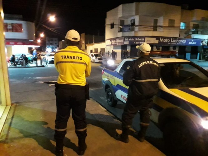 Prefeitura, PM e Bombeiros realizam operação em bares e restaurantes de Linhares