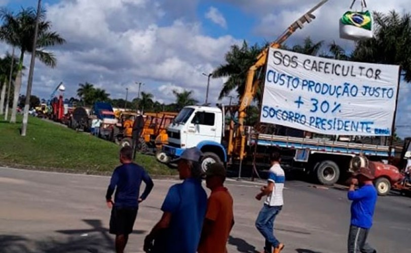 Produtores de conilon de Linhares fazem protesto contra os baixos preços