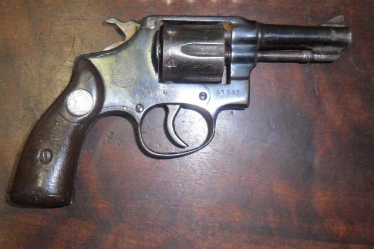 Revólver calibre 32 é apreendido após confusão em bar de Rio Bananal