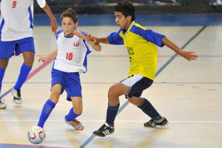 Secretaria de Esportes abre inscrições para escolinhas gratuitas de futsal e handebol