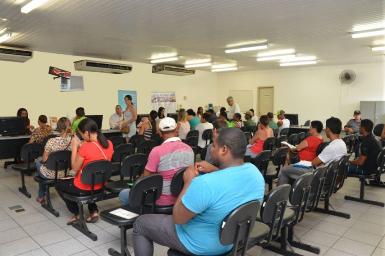 Sine abre a semana com 64 vagas de emprego em Linhares