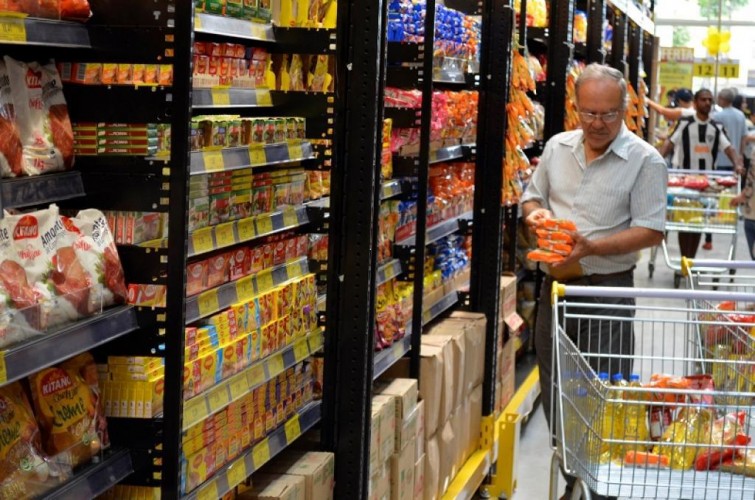 Supermercados em Linhares irão abrir no feriado de Tiradentes, no sábado (21)