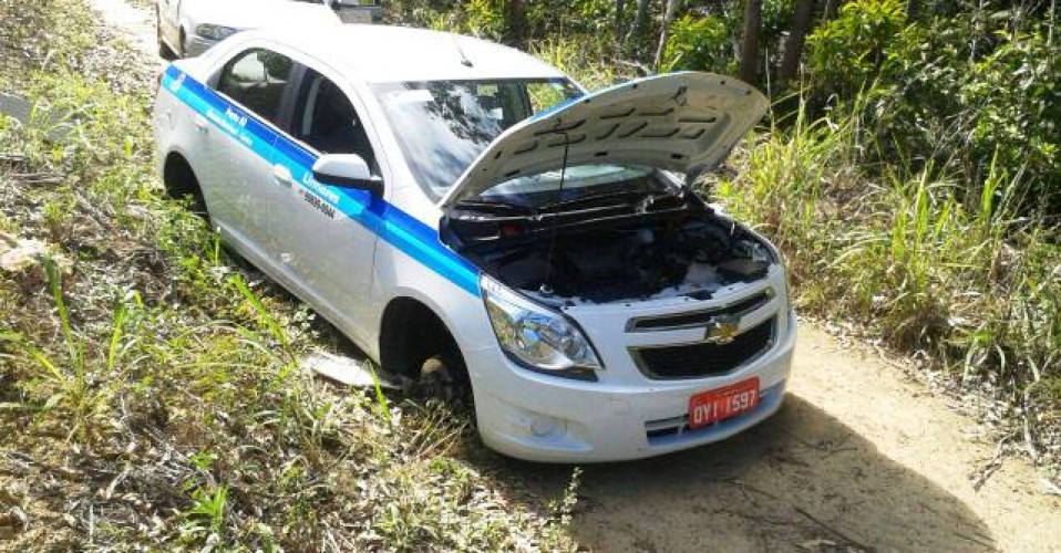 Taxi roubado em Linhares é recuperado na região do Palmito, em Jaguaré