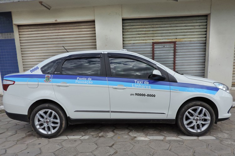 Taxistas terão que padronizar veículos com identidade visual no prazo de 30 dias