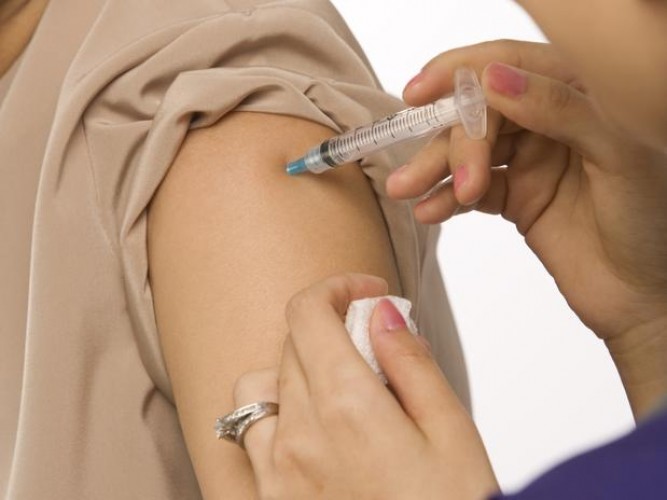 Vacinação contra HPV termina nesta quinta-feira nas escolas, mas continua nas unidades de saúde    