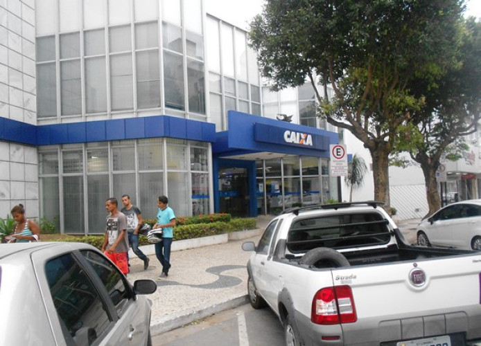 Caixa contrata estagiários com bolsas de até R$ 1 mil e vagas para Linhares