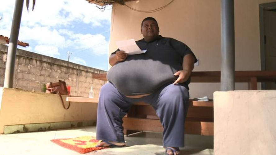 Drama: homem com 267 kg tenta há 8 anos uma bariátrica pelo SUS