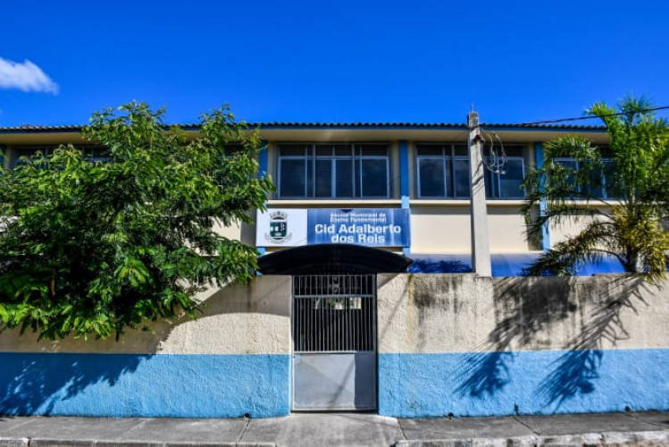 Escolas da rede municipal de Linhares têm 53 aprovações no Ifes