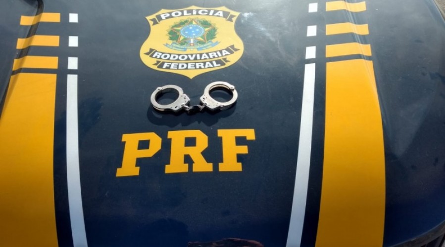 Foragido da Justiça de Linhares por roubo e homicídio é preso pela PRF na BR-101 