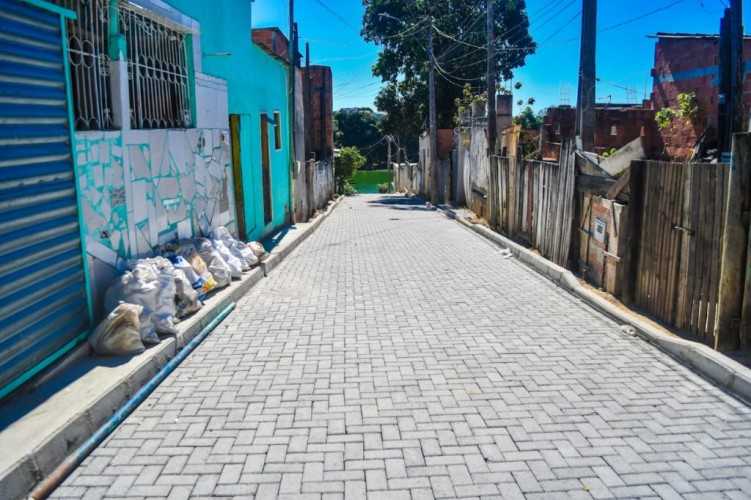 Interlagos: após mais de 40 anos moradores comemoram pavimentação na Rua João Gama