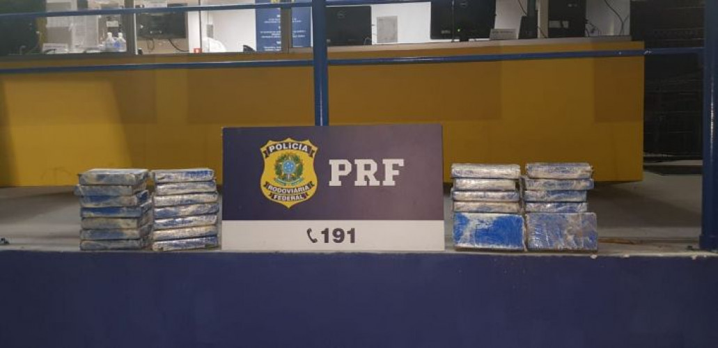 Mais de 34 kg de cocaína são apreendidos pela PRF em Scânia com placas de Rio Bananal