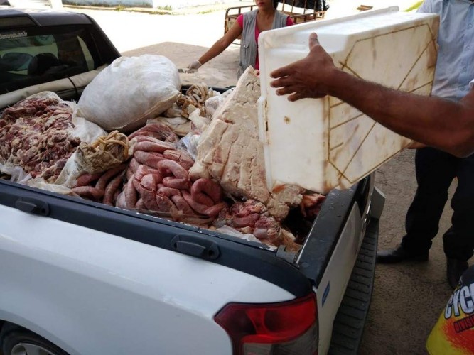 Mais de uma tonelada de carne com larvas e pêlos é apreendida em São Mateus