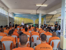 Dom Lauro visita presídios de Linhares e Bebedouro e destaca a esperança cristã