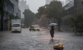 Inmet emite novos alertas de chuvas intensas na véspera de Natal no ES