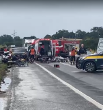 Quatro feridos após colisão na BR 101, em Linhares