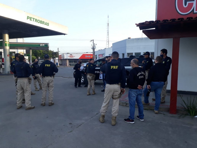 Polícia prende integrantes de quadrilha especializada em roubo de carros em Linhares