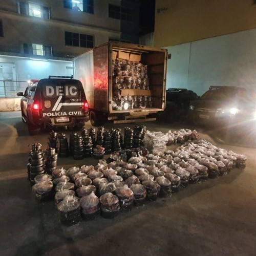 Polícia recupera carga roubada de R$ 100 mil em panelas