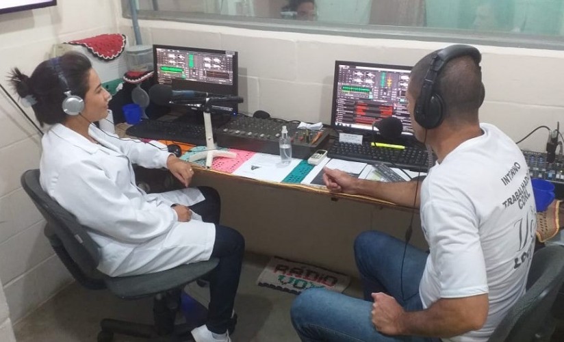 Rádio do Centro de Detenção de Linhares ajuda a conscientizar sobre o COVID-19