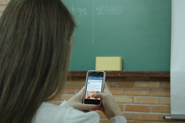 Sedu abre inscrições para curso online gratuito sobre o uso de celular