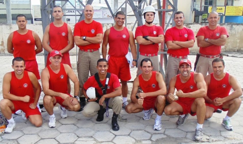  Semana no Batalhão do Corpo de Bombeiros em Linhares começa com TAF