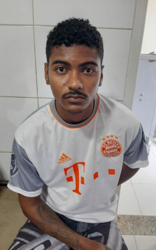 Suspeito de matar comerciante no Vila Isabel, ‘Mata Rindo’ é preso e levado para o presídio