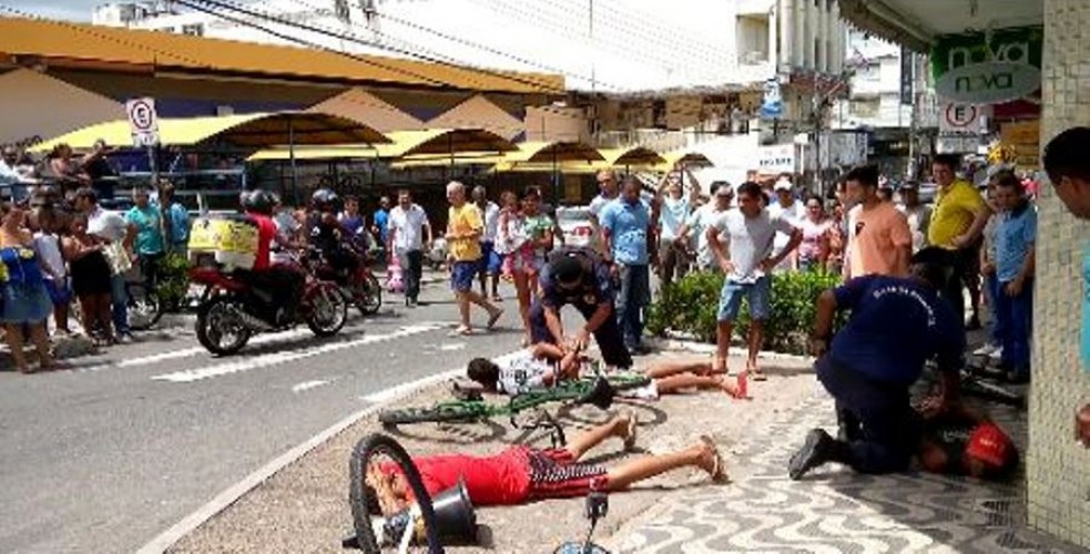 Toque de recolher: lojas do Centro fecham as portas após supostos arrastões em loja de utilidades e de brinquedos;video