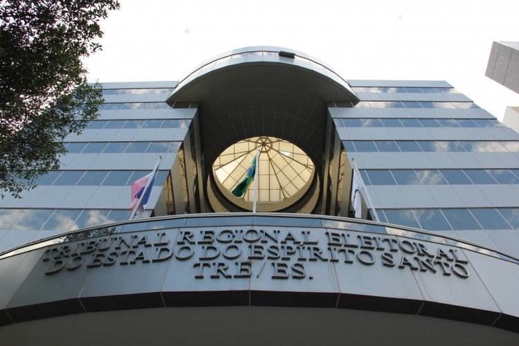 TRE-ES abre inscrições para estágio com vaga para Linhares