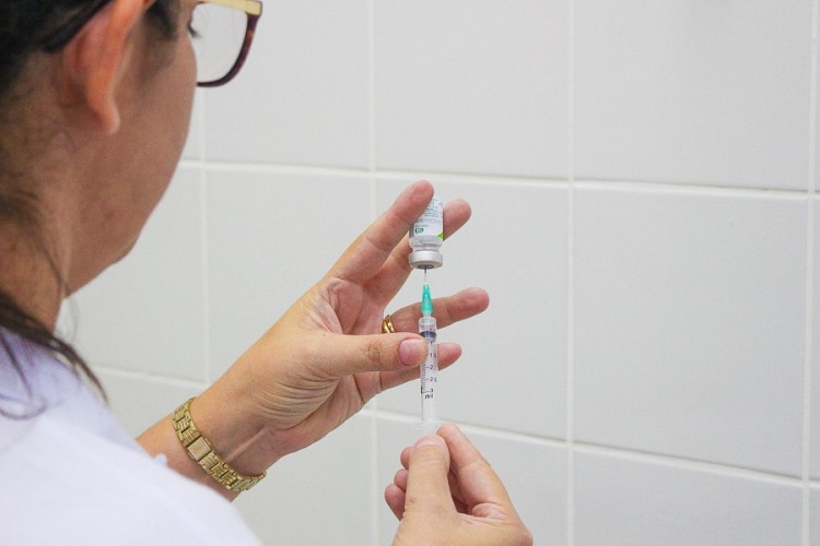 Vacinação contra gripe  para quatro grupos prioritários continua nas unidades de Saúde